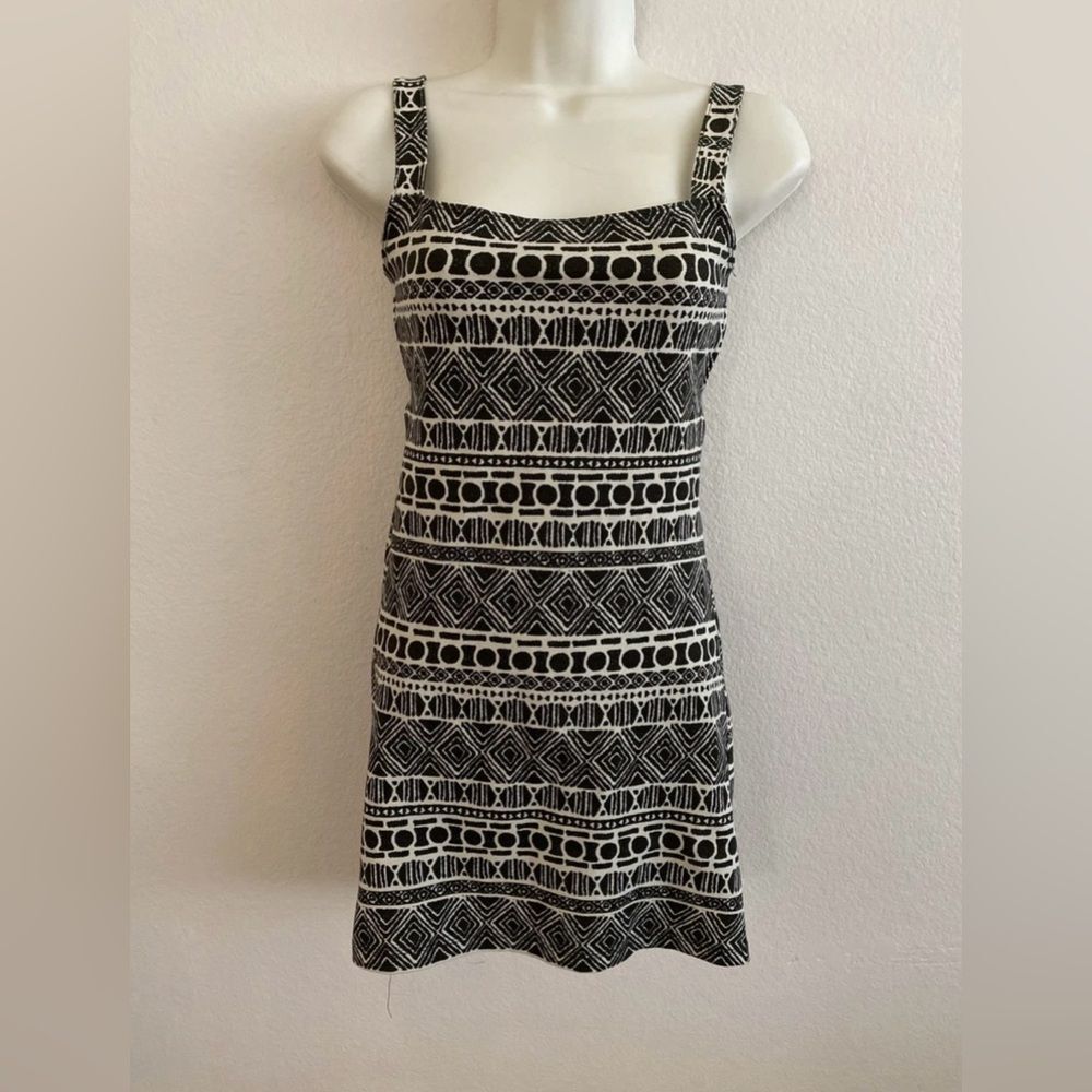 Brandy Melville Women’s Short Bodycon Dress Strappy Black White Tribal Print, OS